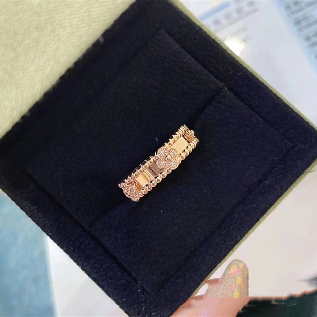 18k Gold Clover Kaleidoscope Ring