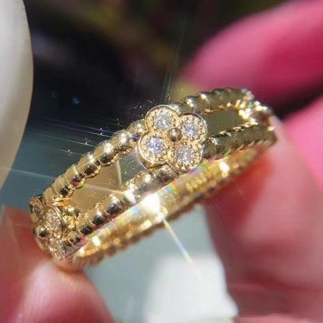 18k Gold Clover Kaleidoscope Ring