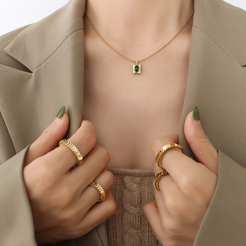 Light Luxury Oval Necklace – Titanium Steel