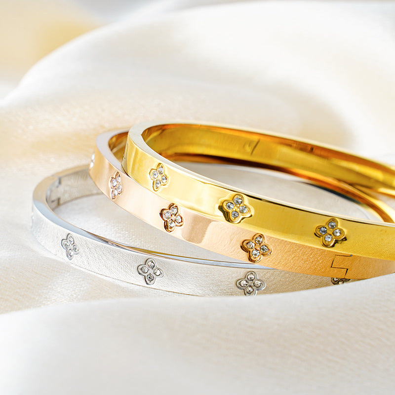 European And American Four-leaf Clover Diamond Bracelet