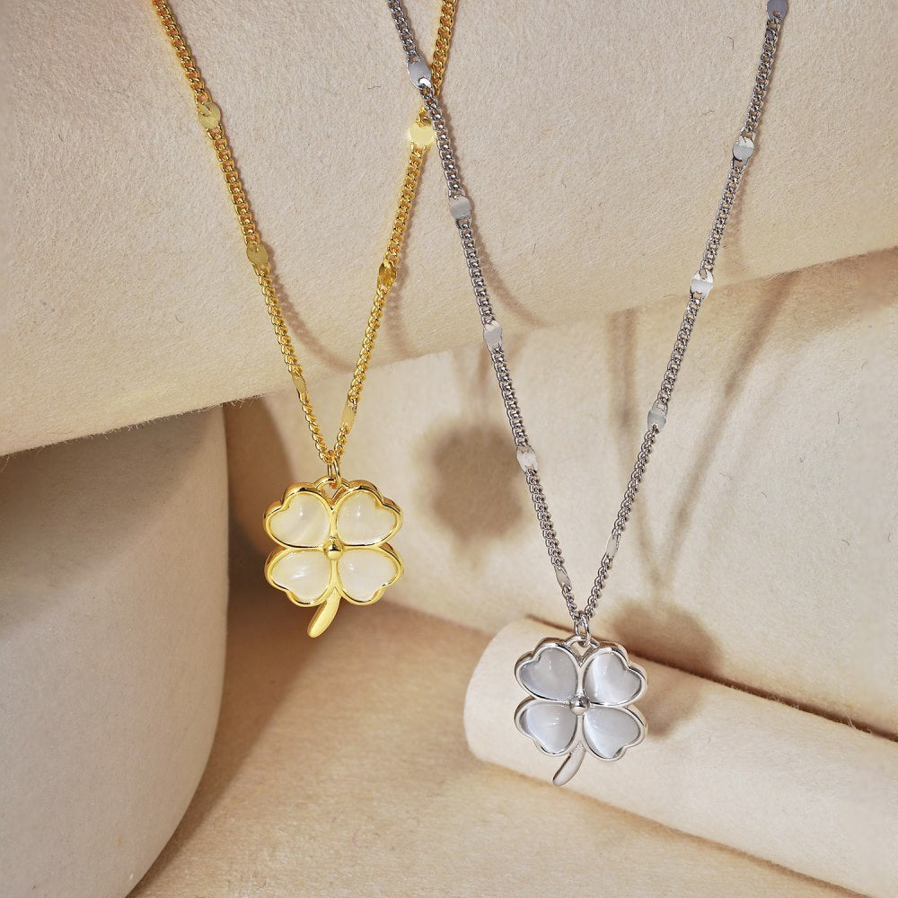 Silver Heart-shaped Clover Necklace For Women
