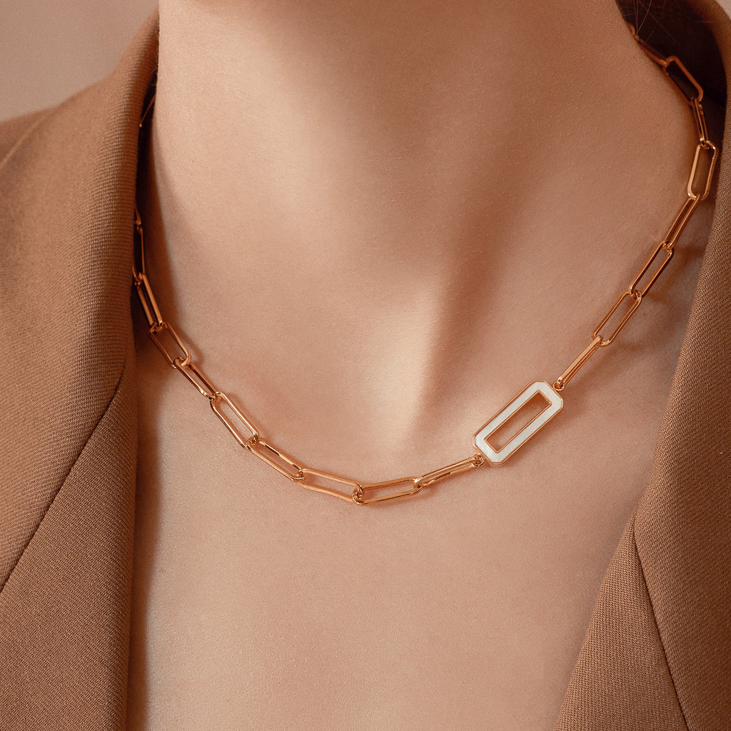 Retro White Shell Buckle High-end Necklace